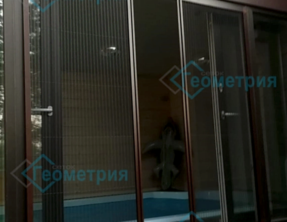 Установка сетки плиссе на дверной проем